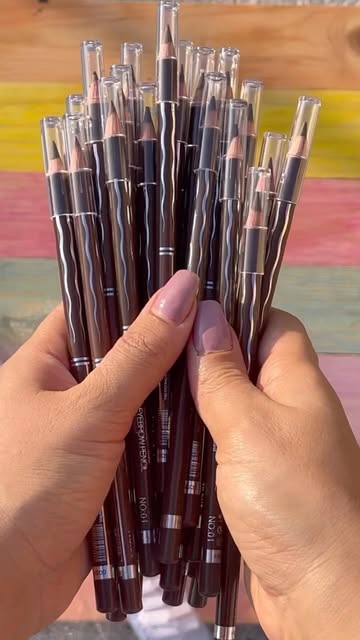 مداد ابرو فوقالعاده عالی