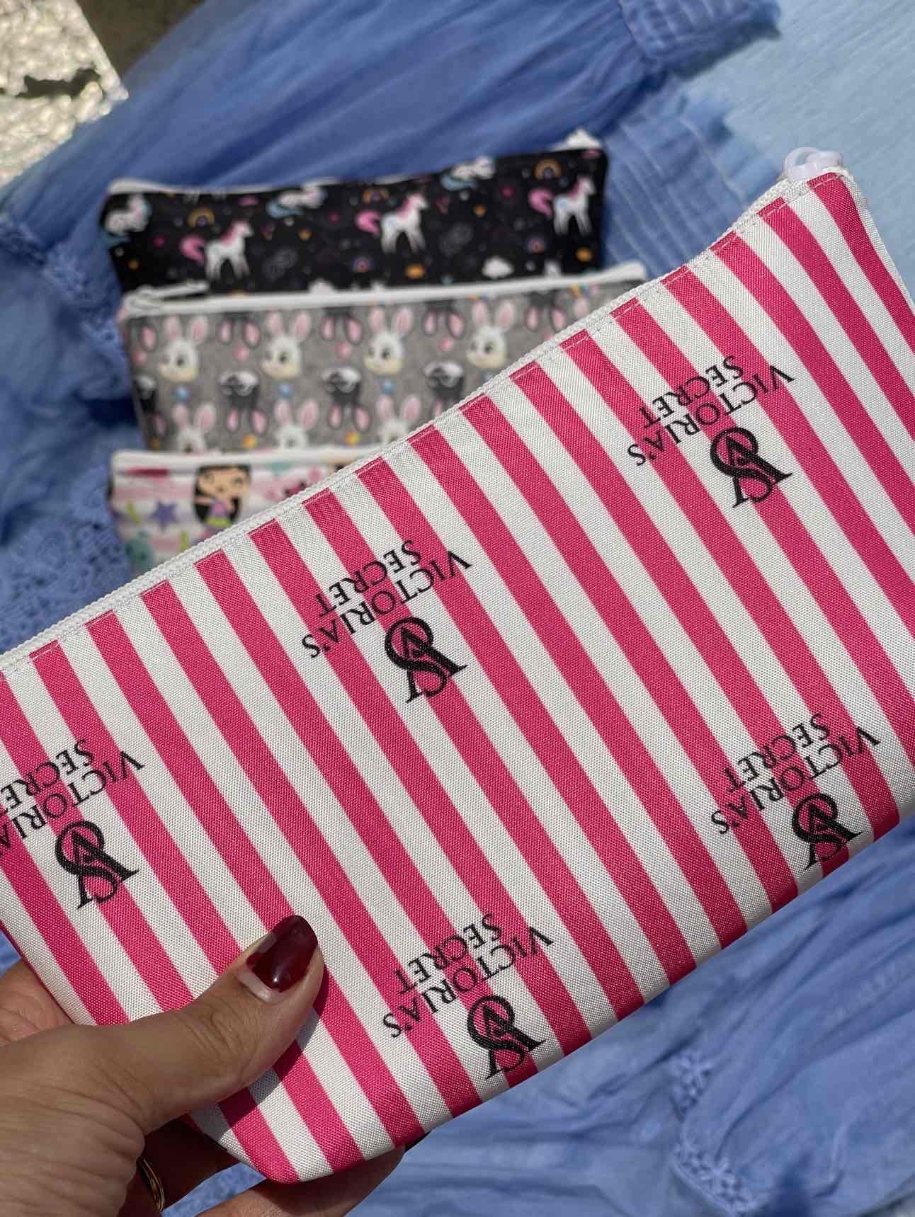 کیف لوازم آرایش جا دار طرح فانتزی قیمت مناسب