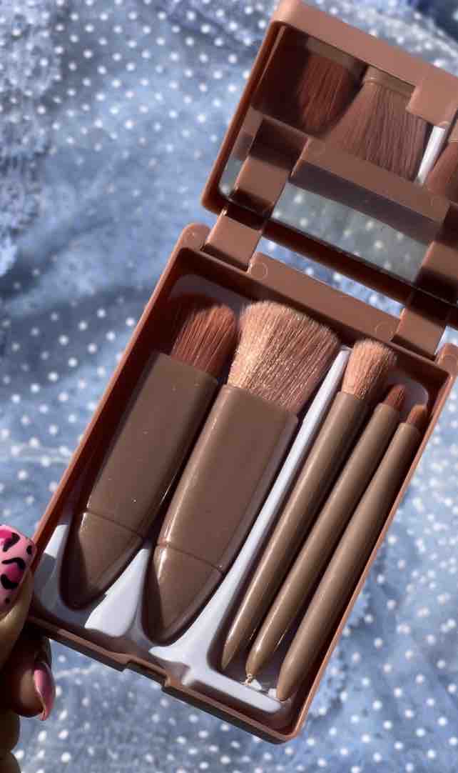 براش ۵تکه جعبه دار فانتزی همراه با آینه بزرگ